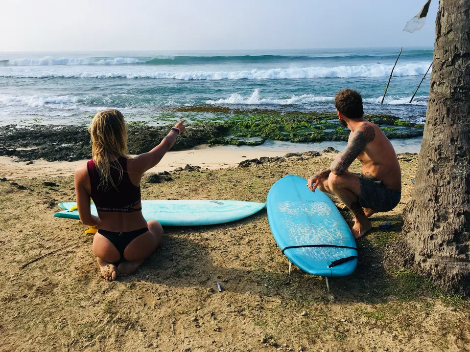Surf coaching session in Mexico