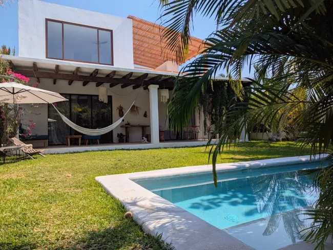 Villa Andra cover